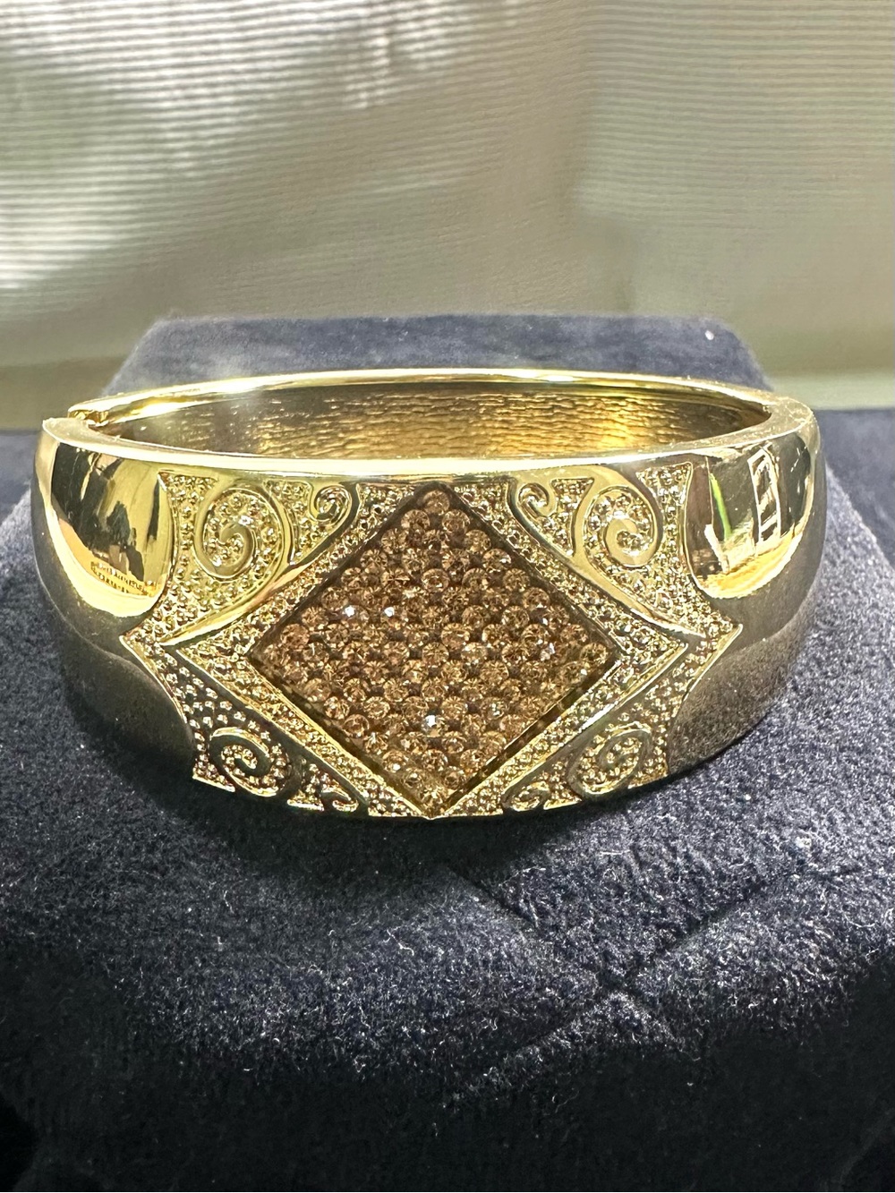 Vtg: Polished Heavy Gold Toned Clamper Bracelet Accented w/Champagne Crystals